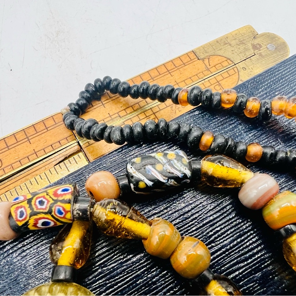 Vintage carved boho tribal necklace 24” India beaded - Picture 4 of 9